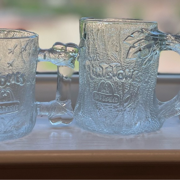 Five piece set…1990 Vintage McDonald’s Flintstone mugs. - Picture 6 of 6